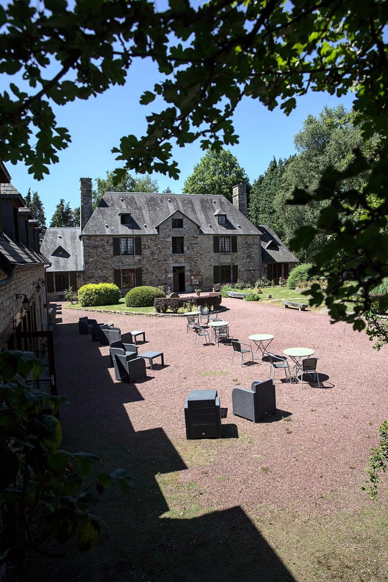Logis Hotel Restaurant Manoir De L'Acherie Sainte-Cécile Eksteriør bilde