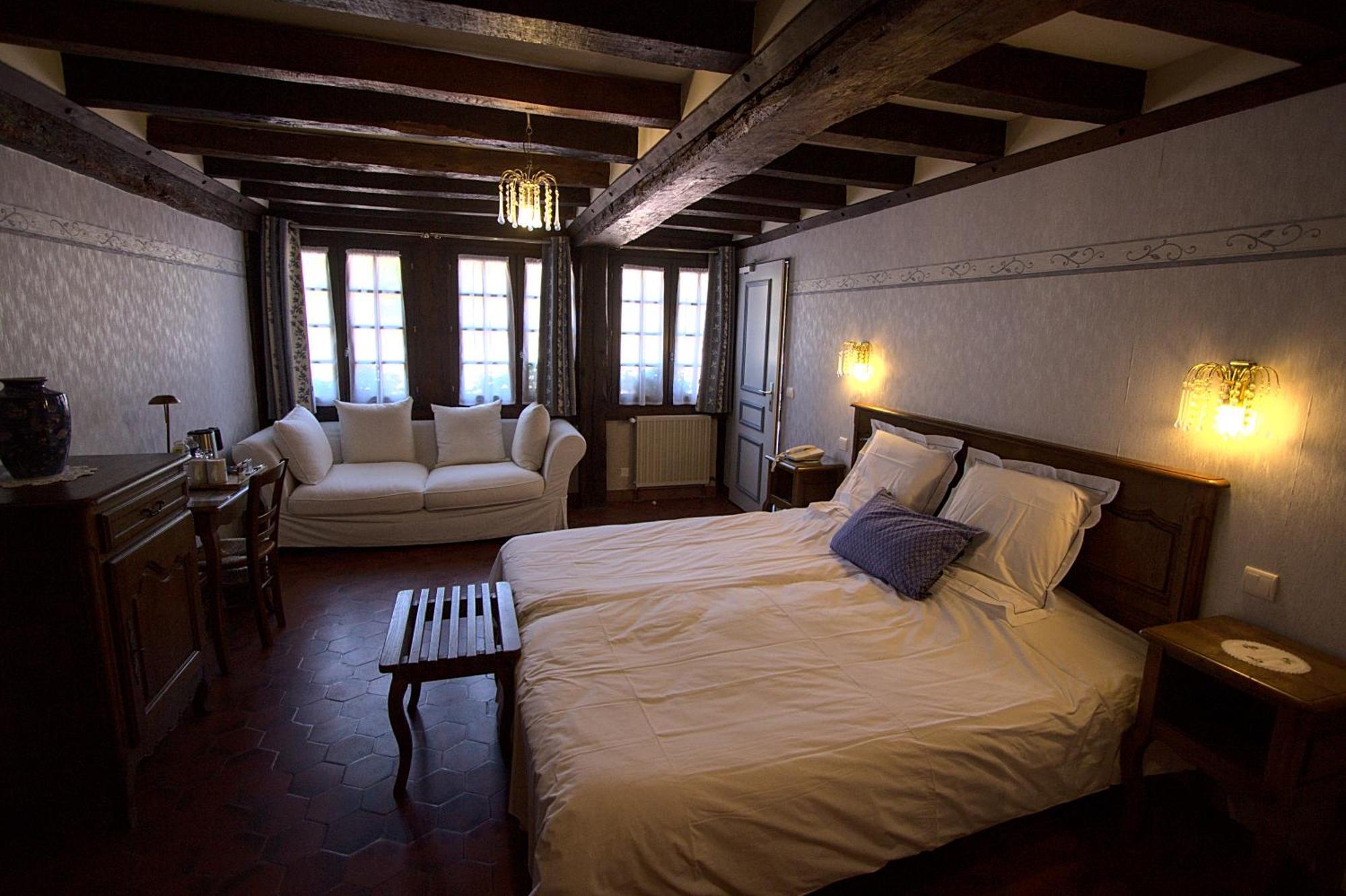 Logis Hotel Restaurant Manoir De L'Acherie Sainte-Cécile Eksteriør bilde