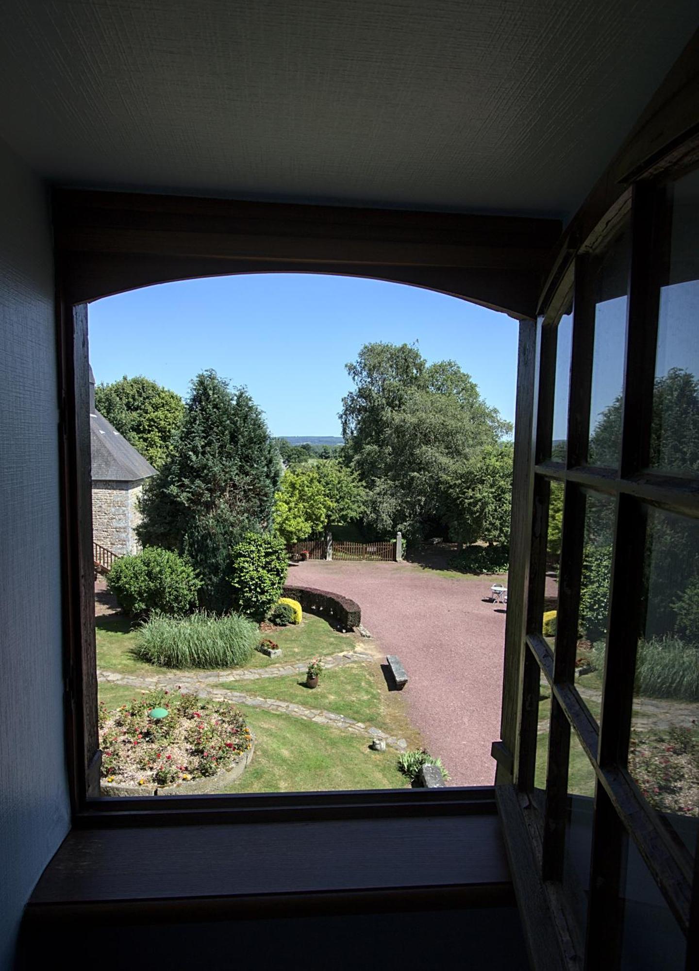 Logis Hotel Restaurant Manoir De L'Acherie Sainte-Cécile Eksteriør bilde