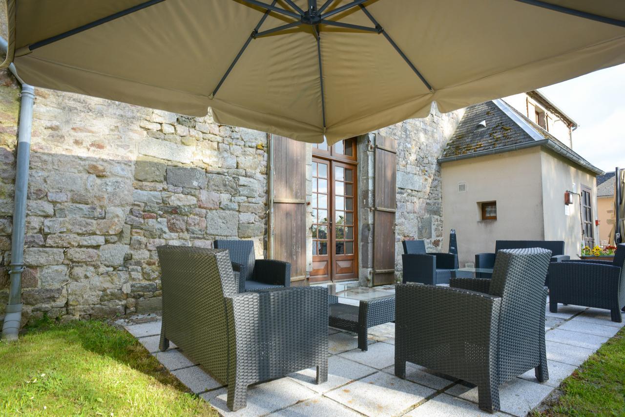 Logis Hotel Restaurant Manoir De L'Acherie Sainte-Cécile Eksteriør bilde