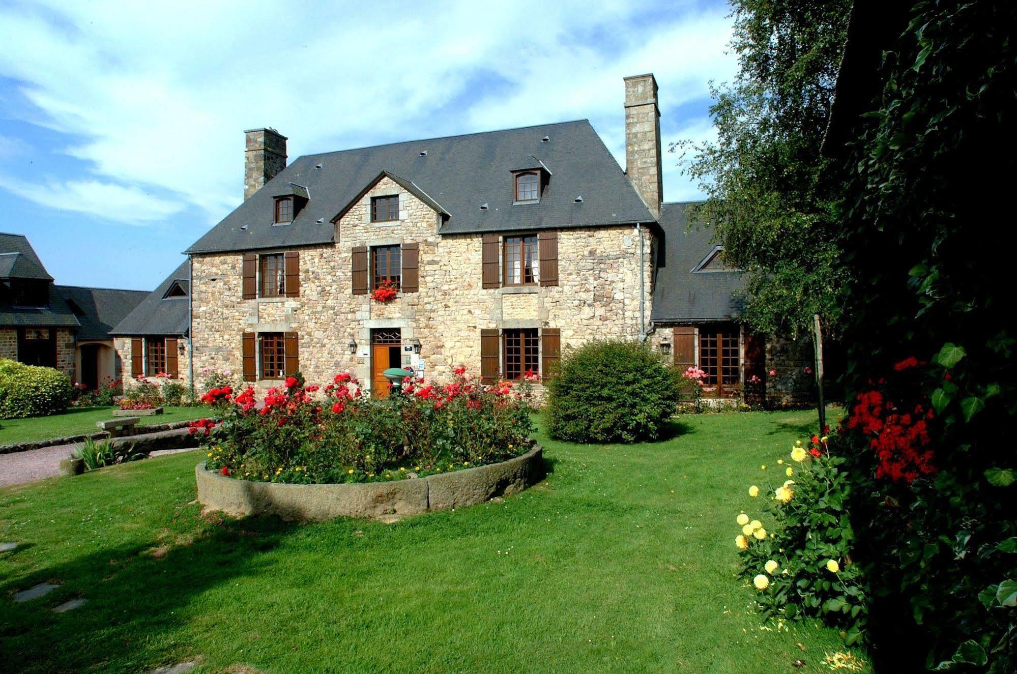 Logis Hotel Restaurant Manoir De L'Acherie Sainte-Cécile Eksteriør bilde